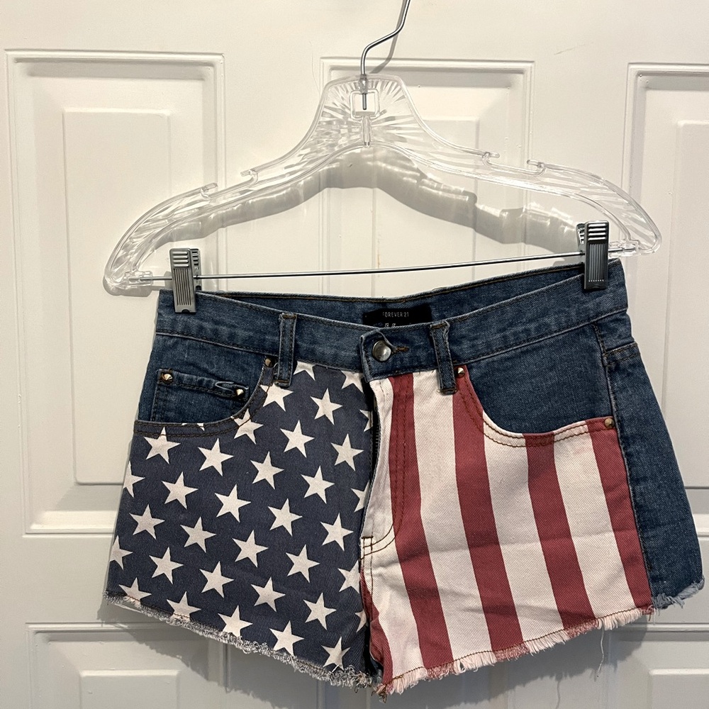 Red, white and blue shorts - size 26 (2)